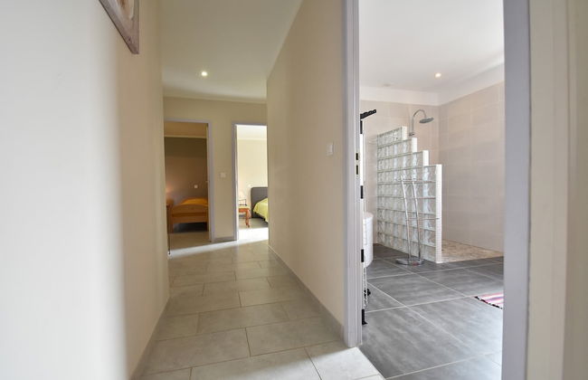 Holiday Home in Montclera With Sunny Garden, Playground Equipment and Private Pool - Foto 13