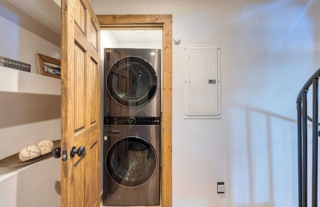 Lake View, Firepit, Game Room Remodeled Lake Tahoe Luxury Cabin by Avantstay - Foto 67