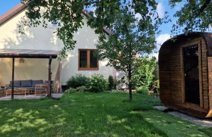 "Jabłonie i grusze" Nice home in a big garden with sauna and wifi - Foto 17