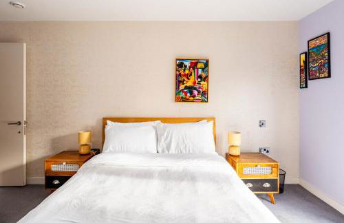 King beds apartment with en-suite, private balcony and elevator by iconic Portobello Market - Foto 23