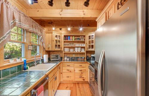 Lake Lure Oasis in the Woods w/ Hot Tub & More! - Foto 36