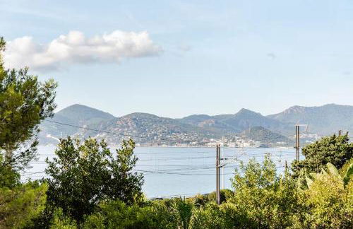 Luxury Apartment with Sea View and Private Beach Access - Photo 23