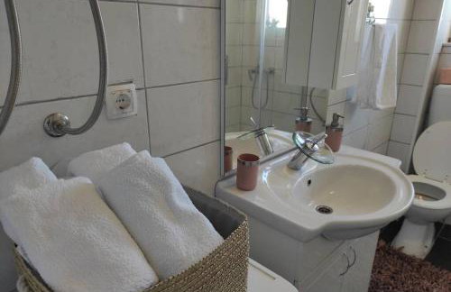 Kuća za odmor M&J s grijanim bazenom - Photo 64