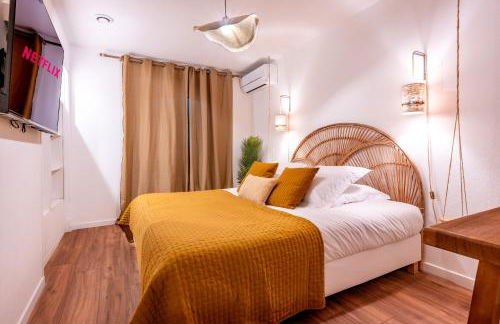 Suite Bali de 45m2 - Idéal couple - Chambre séparée - Jacuzzi baignoire balnéo - Sauna - Clim réversible - Netflix - Piscine accès partagé avec la petite copro - Bouteille de champagne offerte dès 2 nuits - Foto 2