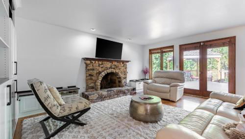 Spacious 3BR Redmond Home with Fireplace & BBQ - Foto 2