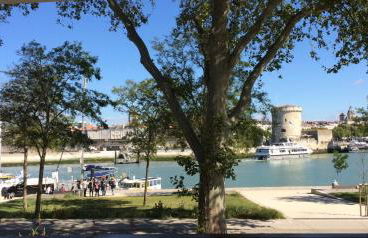 Vue exceptionnelle sur les Tours ! Charme et tranquillité - Foto 1