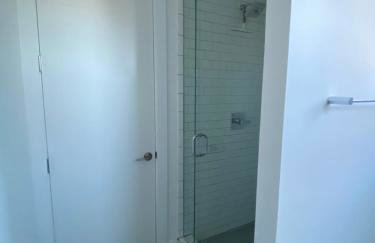 Entire Home Close to BOA Stadium & City - Foto 31