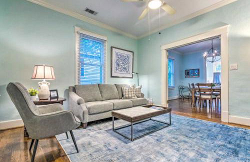 Colorful Cottage with Deck about 5 Mi to Downtown! - Foto 6