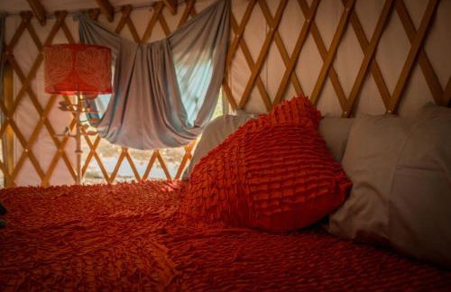 Elegant Yurt Tucked Beneath Oak Trees on Southern California Ranch - Foto 27