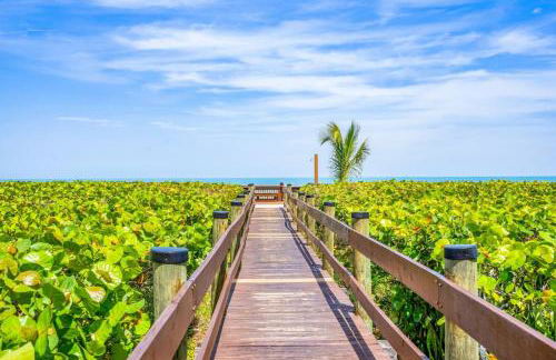 Hutchinson Island Beach Condo - Photo 1