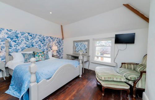 Heron Stays Bath- Boutique Period Group Properties, Parking for 4 Cars, Just 3 Miles to Bath Central, Sleeps 14 - Photo 37