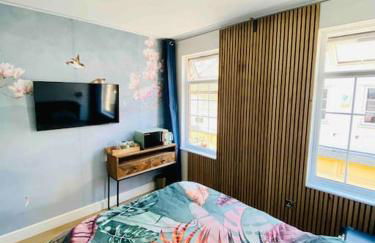 New studio flat overlooking city centre - Foto 1