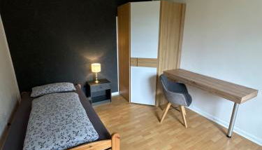 Große Wohnung mit großem Balkon - Foto 4