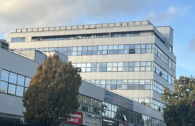 Double bed with attached Bath & Balcony - Photo 6