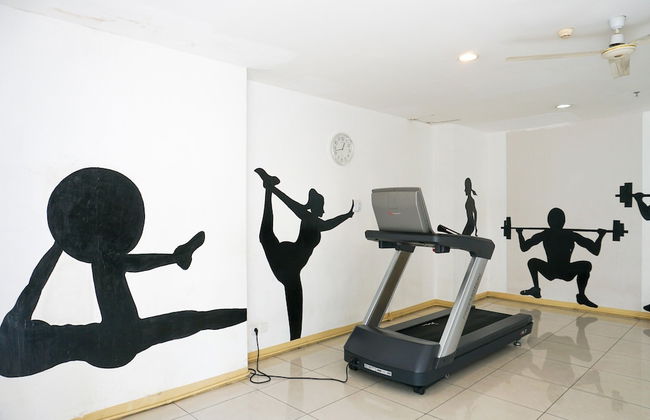 Beautiful 2Br With Direct Access To Pool Green Bay Pluit Apartment - Photo 15