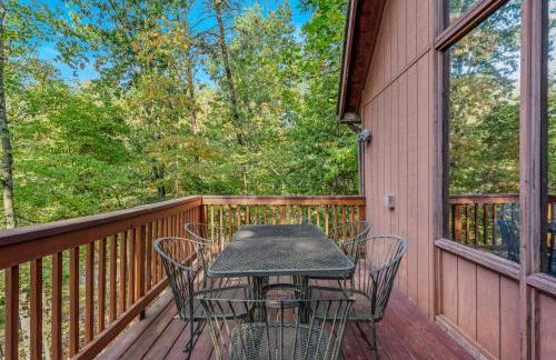 Fox Hollow - Hot Tub, Wifi, Pet Friendly, Screen Porch, Deck, Recreation Center, Pool Access, Golf Nearby, Hiking, Grill, Fireplace, King Bed - Foto 15