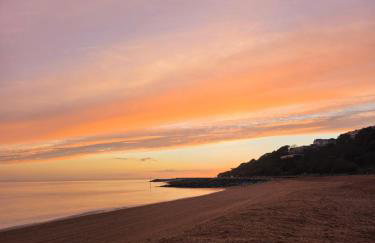 Spacious - Free Parking - Sleeps 6 - M20-FolkestoneCentralStation - Foto 41