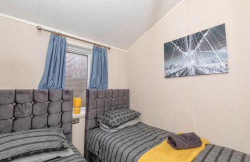 Family Luxury York Cabin Retreat with hot tub - Foto 47