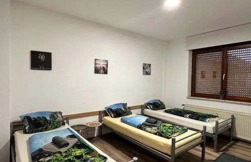 Duisburg FeelHome,Flughafen nah,6-8 Pers,Badewanne,Zentral,Terrasse,Ground Floor - Foto 7