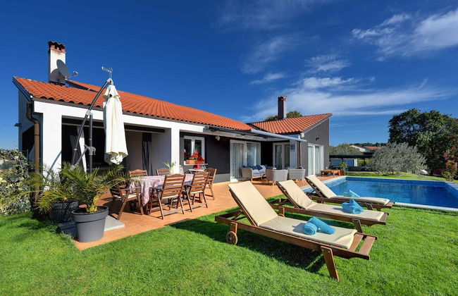 Villa with Swimming Pool, Volleyball Court & Hot Tub, near Rovinj - Foto 33