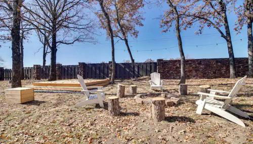 Serene Woodland Studio Retreat with Outdoor Amenities, Near Fishing, Hiking & Gentry, AR - Foto 5