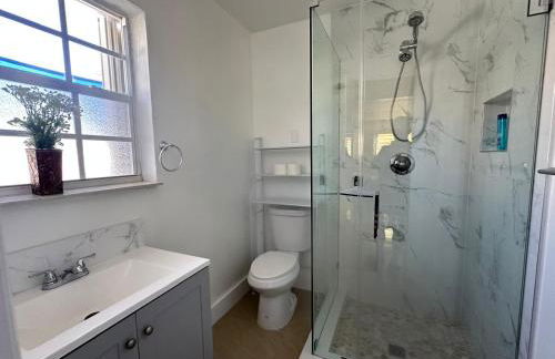 Miramar's Studio - Photo 15