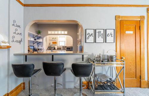 Rustic 3-Bedroom, 1.5-Bath Oasis by Downtown - Foto 4