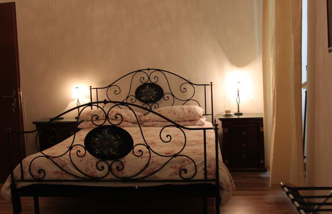 Rome Center Rooms - Photo 18