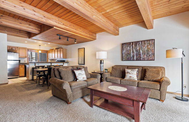 Riverside Condos A102 by Avantstay Condo Close To Downtown, Town Park & Ski Lift #8 - Foto 15