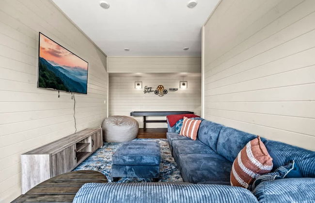 NEW Lake View Indoor Pool Sleeps 14 Hot Tub - Foto 27