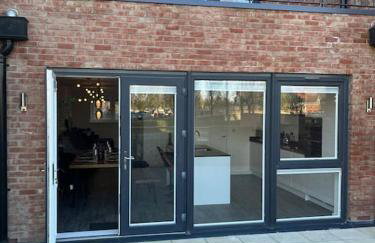 Outstanding 4-Bedroom Town House By Valore Property Services - Foto 23