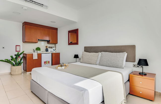 Sanders Seaview Paphos - Photo 16