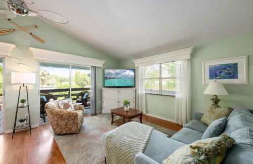 Gulf Access Waterfront Oasis with Heated Pool! Near Beach & Mercato! - Foto 20