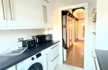 Luxury House in Ilford 21 minute Train journey from Central London - Foto 17
