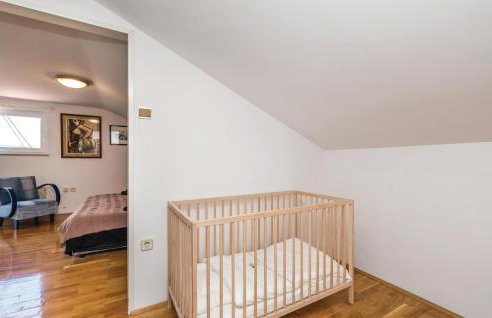 4 Bedroom Gorgeous Home In Jurdani - Photo 49