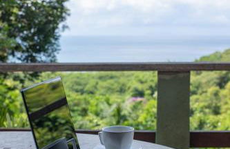 Vista espetacular, no meio da mata, com conforto - Foto 49