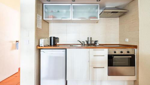 Aqua Magna Apartment - Photo 2, stove, toaster