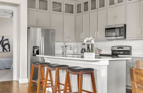 Trinity Groves Retreat - Large Modern 5 BR Home - Foto 1