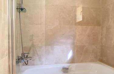 Roda Golf Singapore Apartment - 8109 - Photo 32