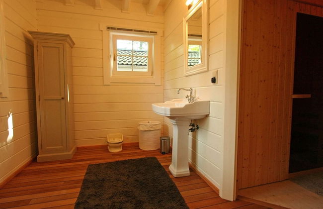 Countryside Chalet in Bomal sur Ourthe With Sauna, Balcony - Photo 16