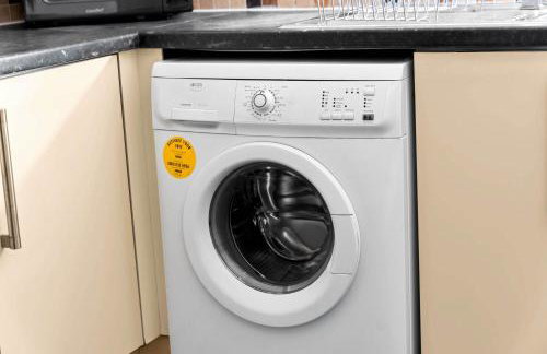 Stylish 3 Bedroom House - Garden - Pool Table - Parking 165M - Foto 53