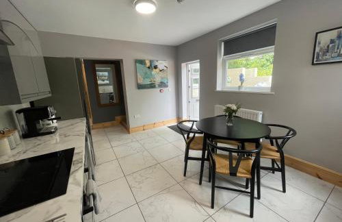 West Midlands-2 Double Bed Room Apartment - Photo 30