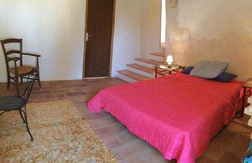 typical provencal farm in an exceptional natural site, the alpilles park - 8 people. - Foto 4