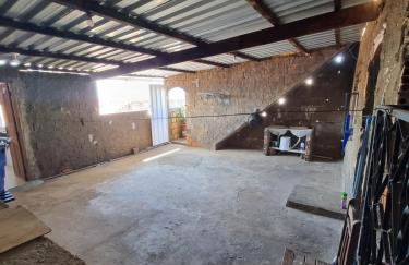 Super Confortável, WiFi Rápido, Garagem Coberta, 2 Banheiros, Suíte, 3 Quartos, Microondas, Cozinha Grande Completa, Mesa de Jantar Grande, Entrada Privativa, Perto do Shopping Pátio Matosinhos, 5 min do Centro Histórico - Foto 47