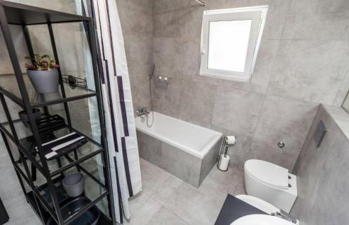 4 Bedroom Gorgeous Home In Jurdani - Photo 56