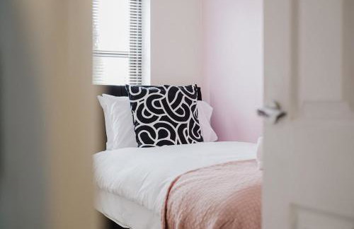 Modern and Stylish Home away from Home - Foto 22