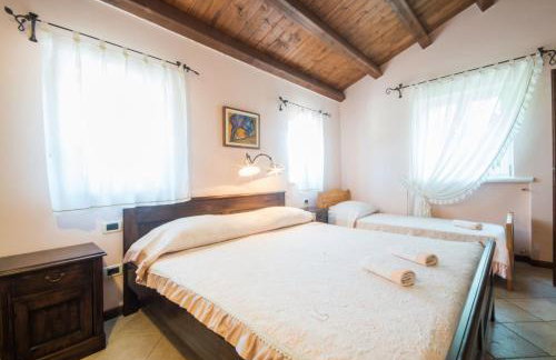 Villa Giovanna, a charming Villa with pool in a beautiful landscaped garden - Foto 16