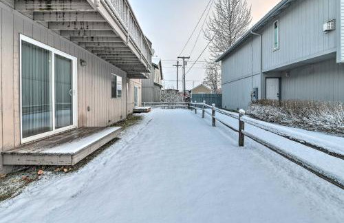 Cozy Anchorage Townhome Less Than Half Mile to Jewel Lake! - Foto 24