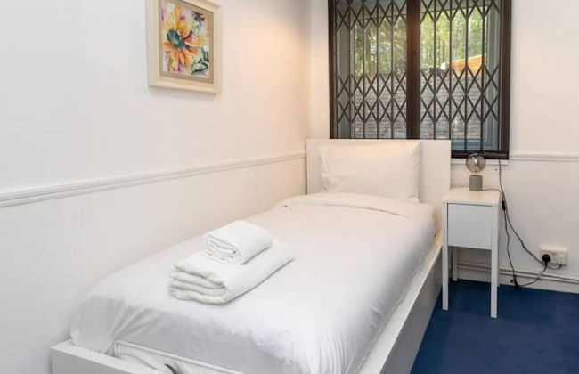 Spacious & Welcoming 4BD House - Kennington - Foto 14