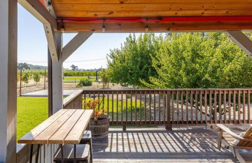 Serene Vineyard•Deck, Pickleball, Views~ Near Town - Foto 12